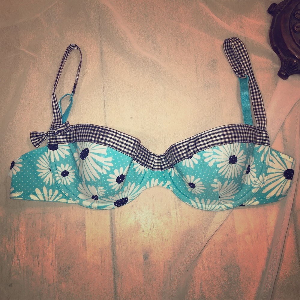 Victoria’s Secret Very Sexy Balconet bra- 36D